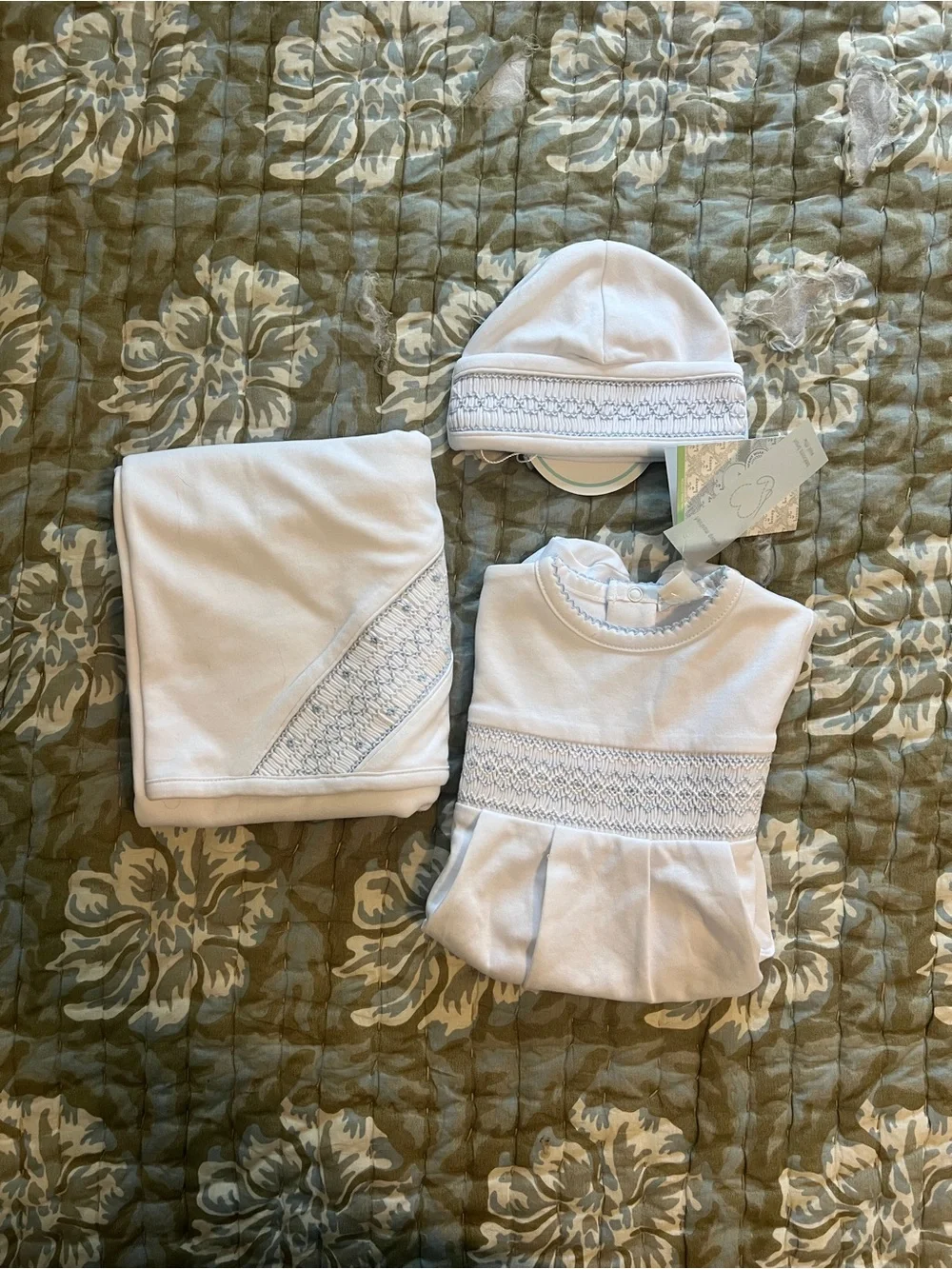 Kissy Kissy selling matching